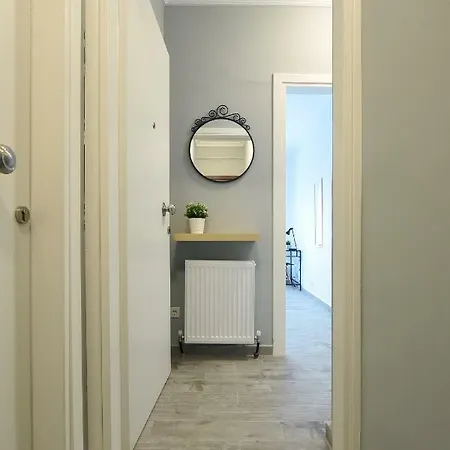 Central Downtown Two Bedroom Appartement *