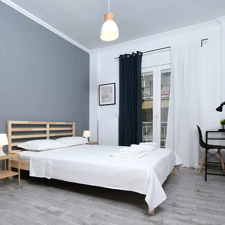 Central Downtown Two Bedroom Appartement *