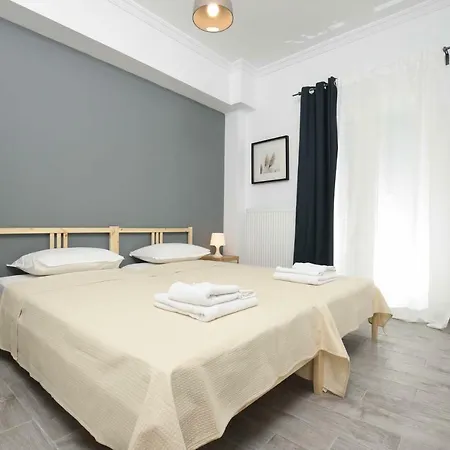 Central Downtown Two Bedroom Appartement