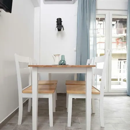 Central Downtown Two Bedroom Appartement *