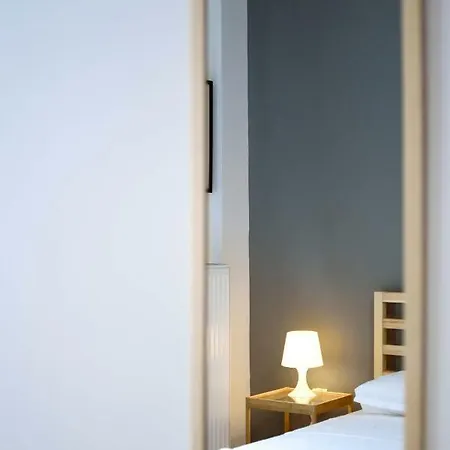 Central Downtown Two Bedroom *